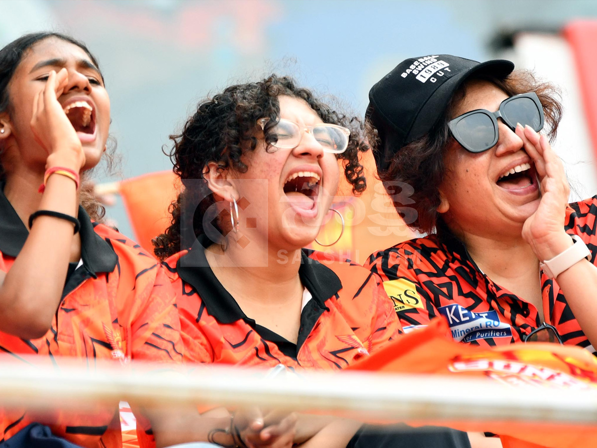 SRH vs LSG IPL 2026 : Celebrities At Uppal Cricket Stadium Hyderabad Photos18