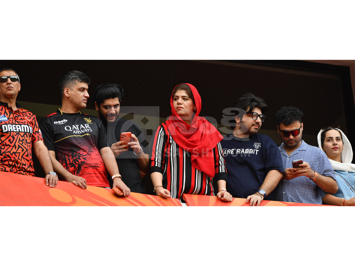 SRH vs LSG IPL 2026 : Celebrities At Uppal Cricket Stadium Hyderabad Photos23