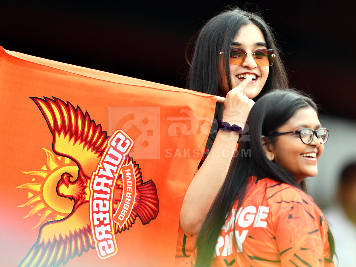 SRH vs LSG IPL 2026 : Celebrities At Uppal Cricket Stadium Hyderabad Photos26