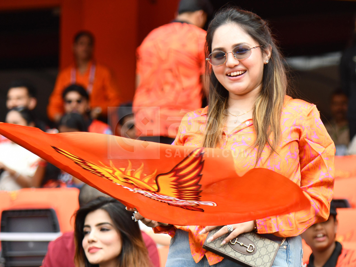 SRH vs LSG IPL 2026 : Celebrities At Uppal Cricket Stadium Hyderabad Photos30