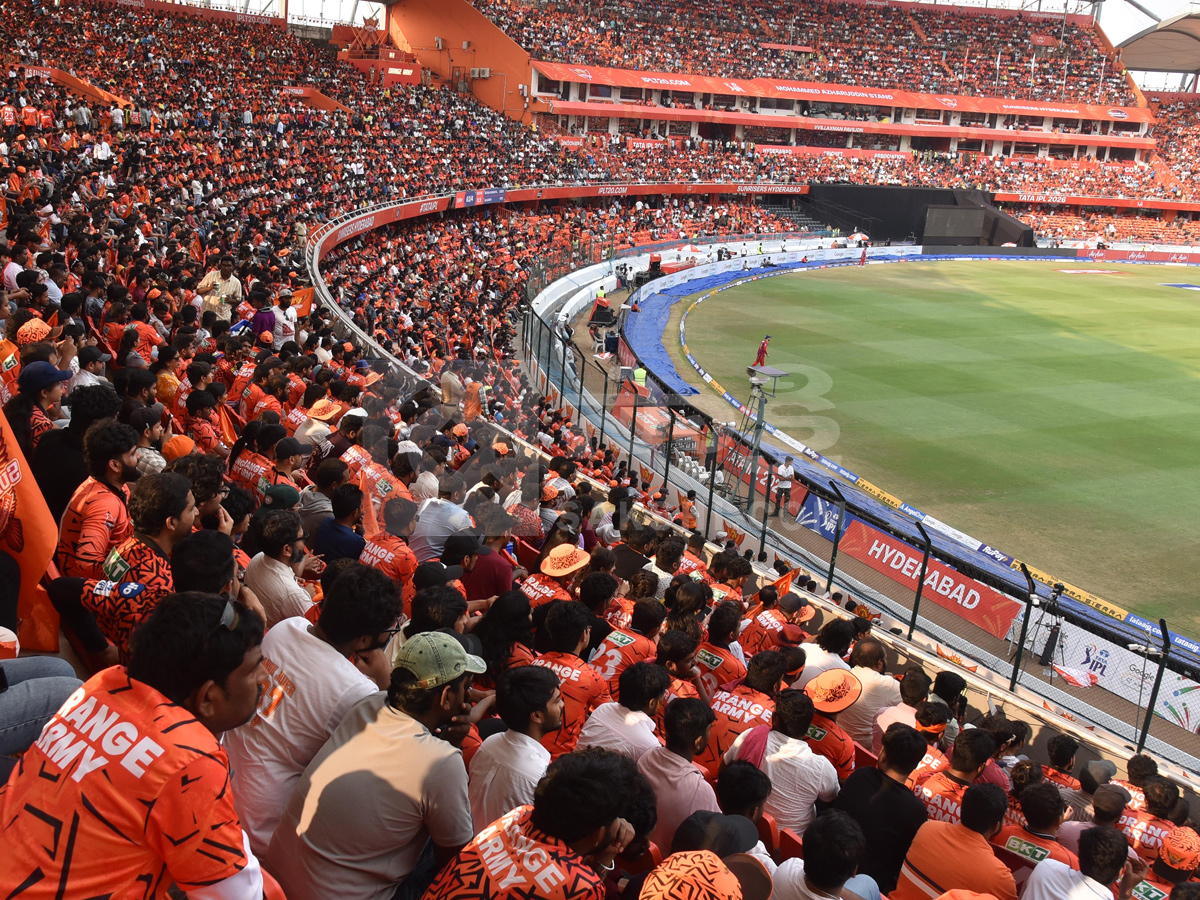 SRH vs LSG IPL 2026 : Celebrities At Uppal Cricket Stadium Hyderabad Photos2