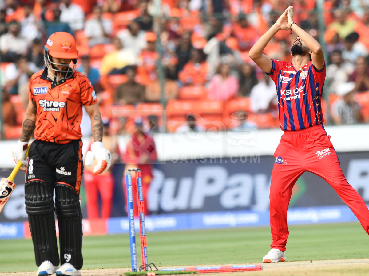 SRH vs LSG IPL 2026 : Celebrities At Uppal Cricket Stadium Hyderabad Photos48