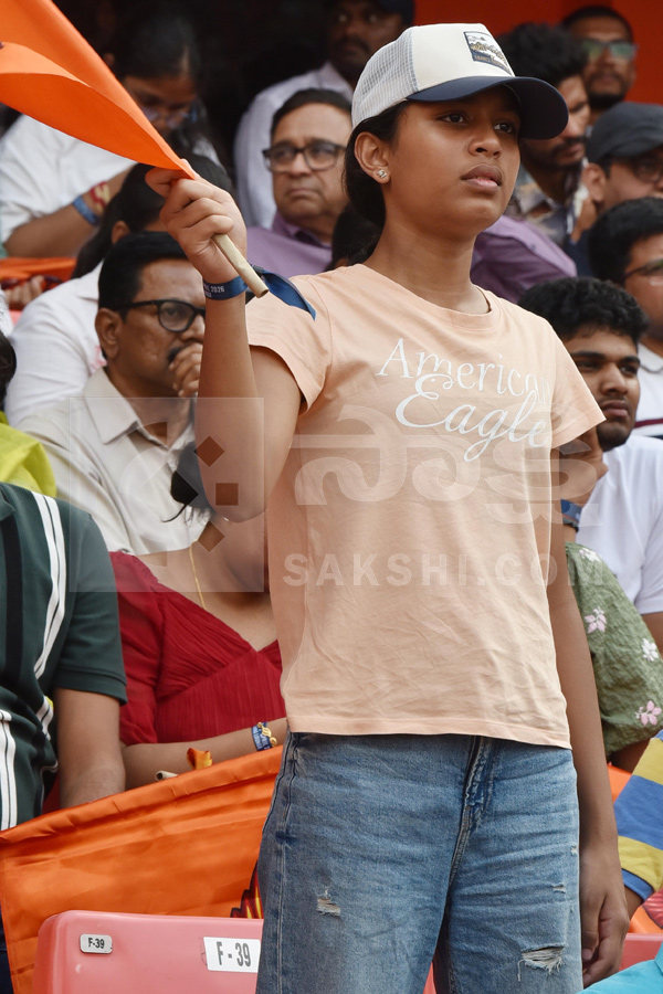 SRH vs LSG IPL 2026 : Celebrities At Uppal Cricket Stadium Hyderabad Photos9
