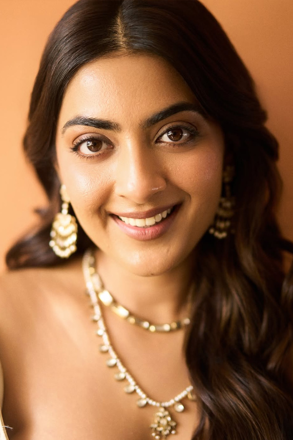 Stunning Zayn marie khan At Dacoit Trailer Photos3