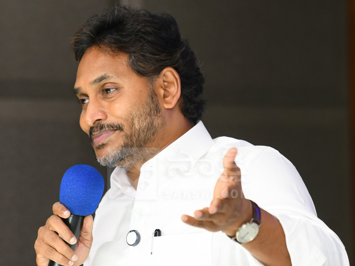 YS Jagan Meeting With YSRCP Leaders At Tadepalle Photos11