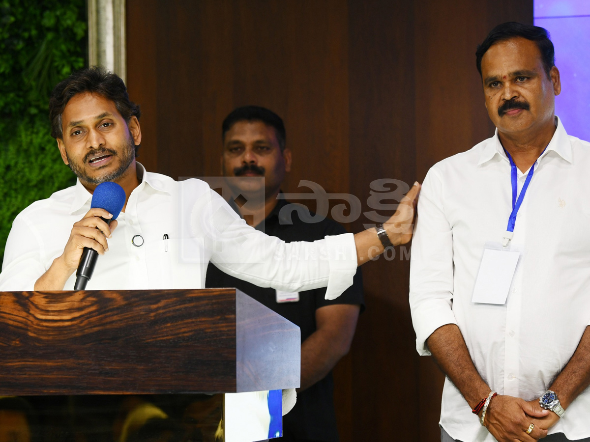 YS Jagan Meeting With YSRCP Leaders At Tadepalle Photos7