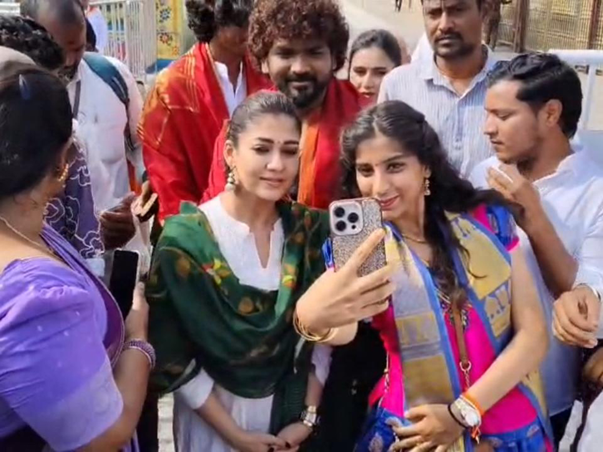 Actress Nayanthara, Vignesh Shivan Visits Tirumala10