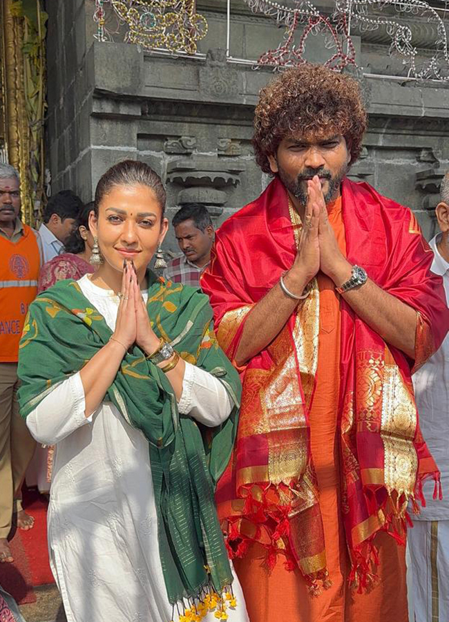 Actress Nayanthara, Vignesh Shivan Visits Tirumala13