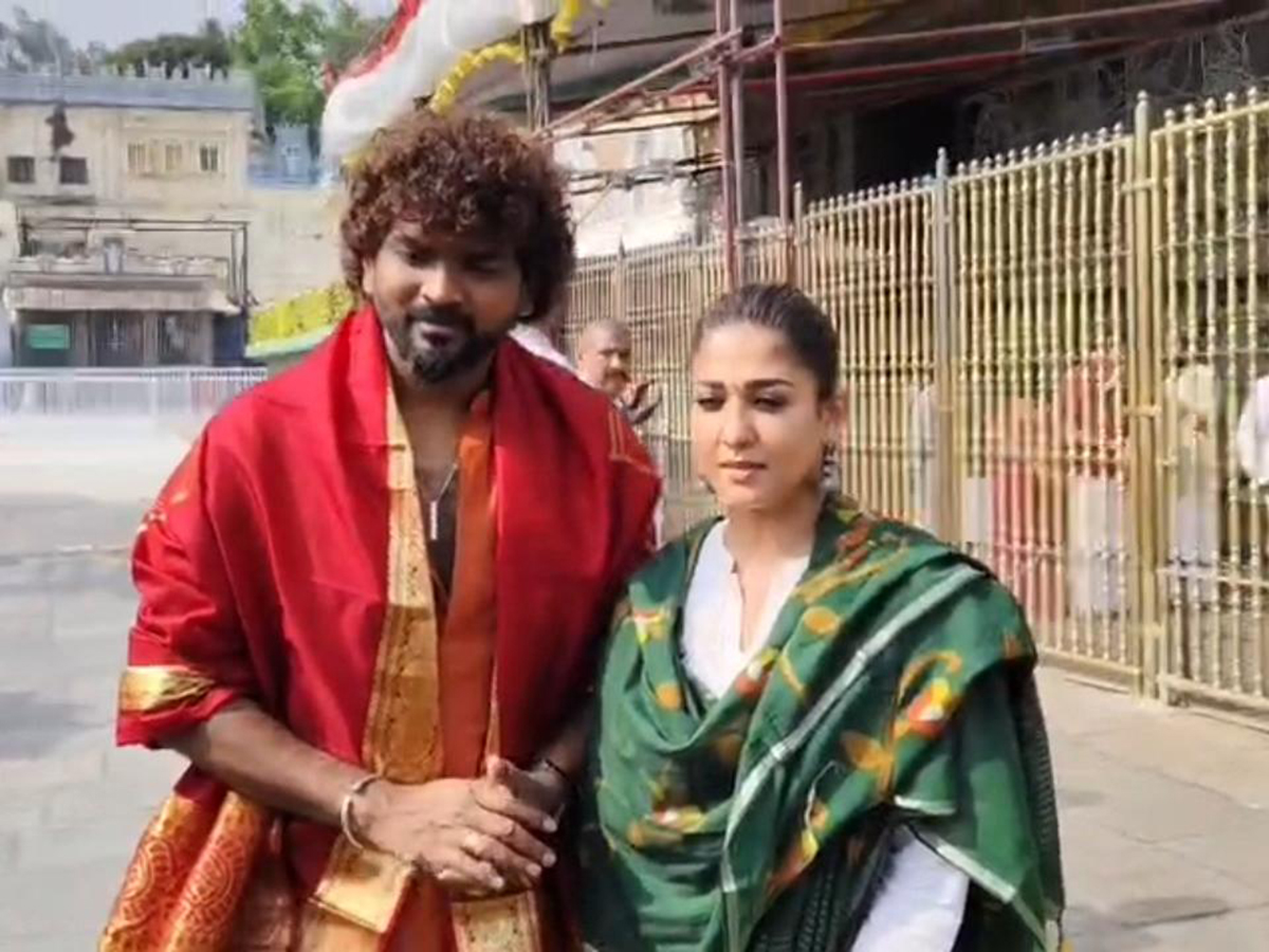 Actress Nayanthara, Vignesh Shivan Visits Tirumala7