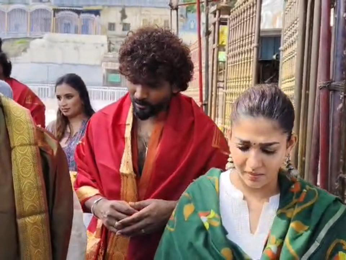 Actress Nayanthara, Vignesh Shivan Visits Tirumala8