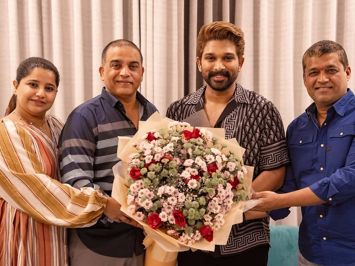 Icon Star Allu Arjun Birthday Celebrations with Celebrities Photos6