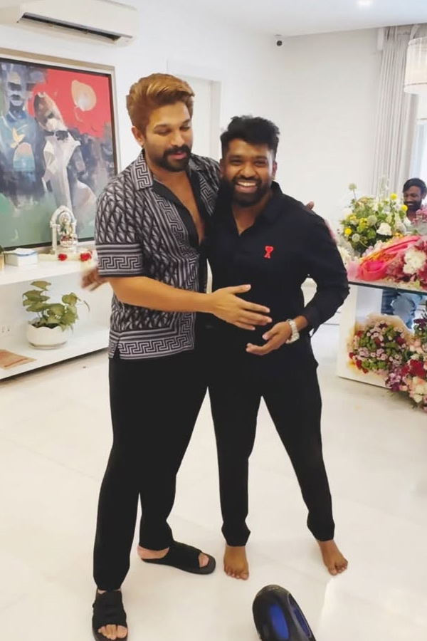 Icon Star Allu Arjun Birthday Celebrations with Celebrities Photos18