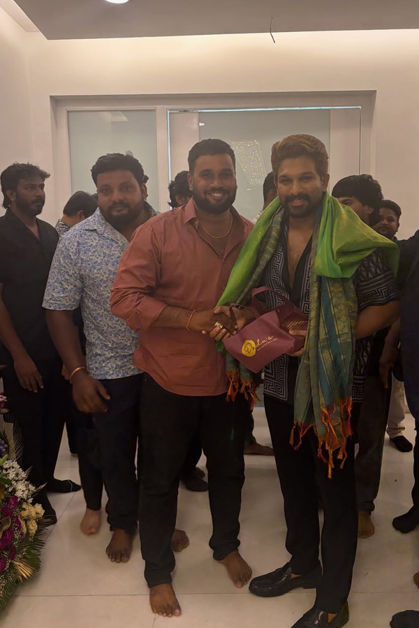 Icon Star Allu Arjun Birthday Celebrations with Celebrities Photos20