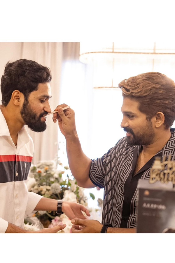 Icon Star Allu Arjun Birthday Celebrations with Celebrities Photos12