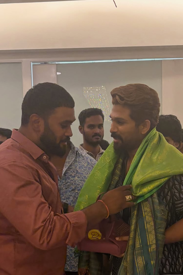 Icon Star Allu Arjun Birthday Celebrations with Celebrities Photos21