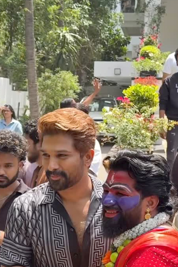 Icon Star Allu Arjun Birthday Celebrations with Celebrities Photos16