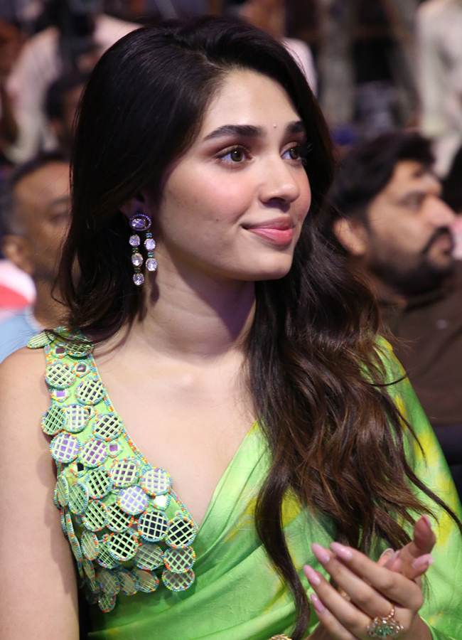 Tollywood Actress Krithi Shetty Viral Photos HD14