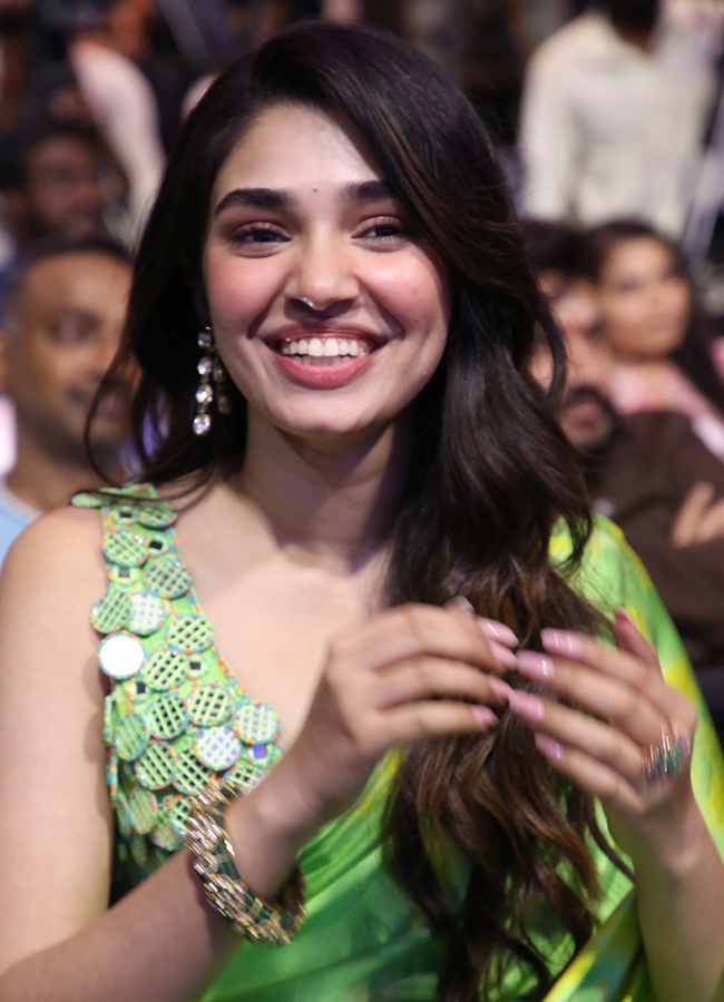 Tollywood Actress Krithi Shetty Viral Photos HD8