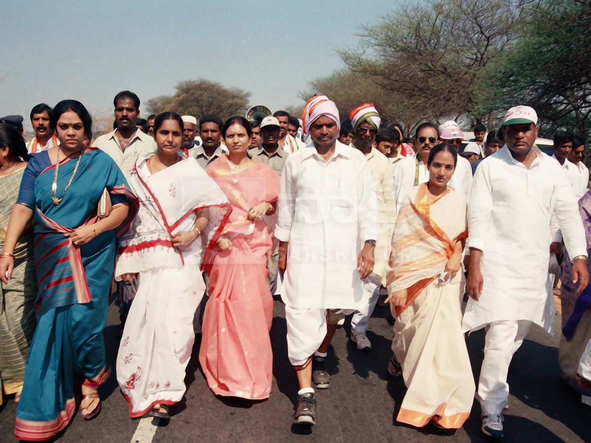 YS Rajasekhara Reddy Padayatra HD Unseen Photos1