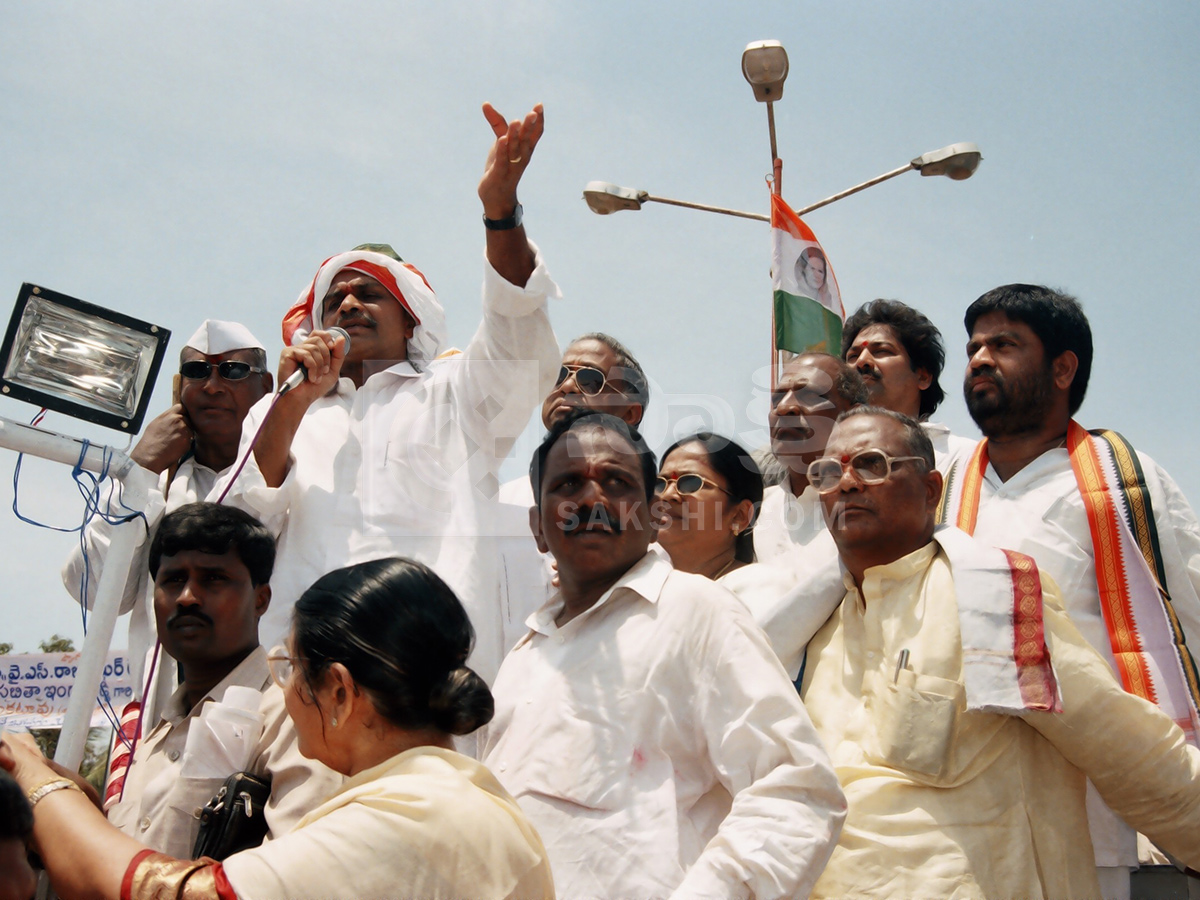 YS Rajasekhara Reddy Padayatra HD Unseen Photos11