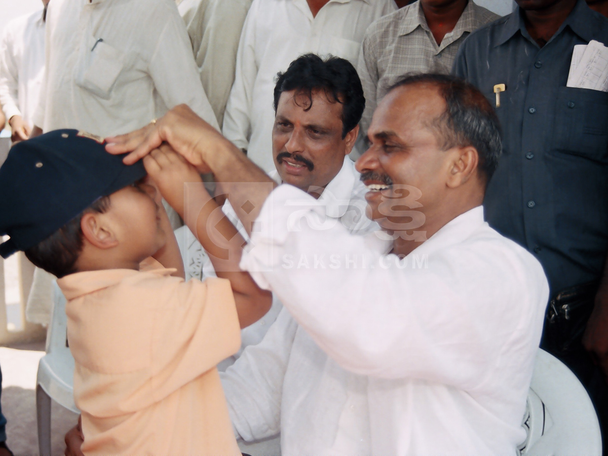 YS Rajasekhara Reddy Padayatra HD Unseen Photos12