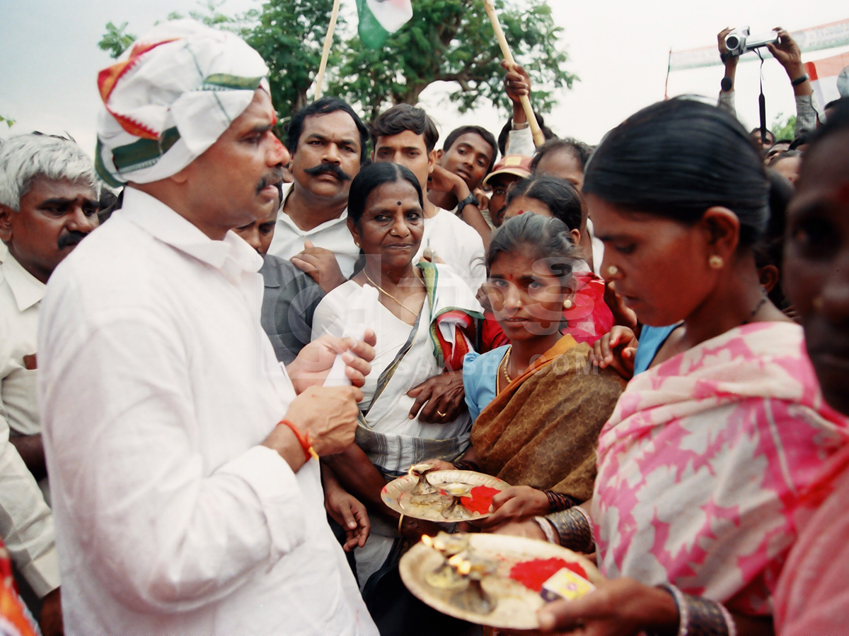 YS Rajasekhara Reddy Padayatra HD Unseen Photos15