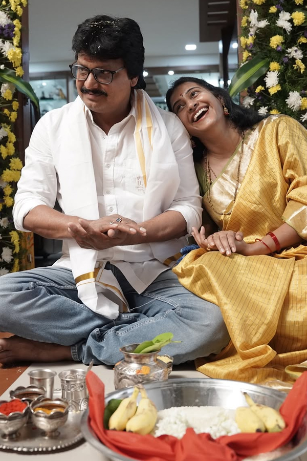 Actress Meenavasu Wedding Anniversary.. Special Wishes for Her Husband: Photos4
