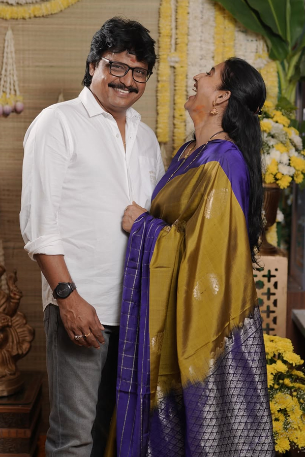 Actress Meenavasu Wedding Anniversary.. Special Wishes for Her Husband: Photos6