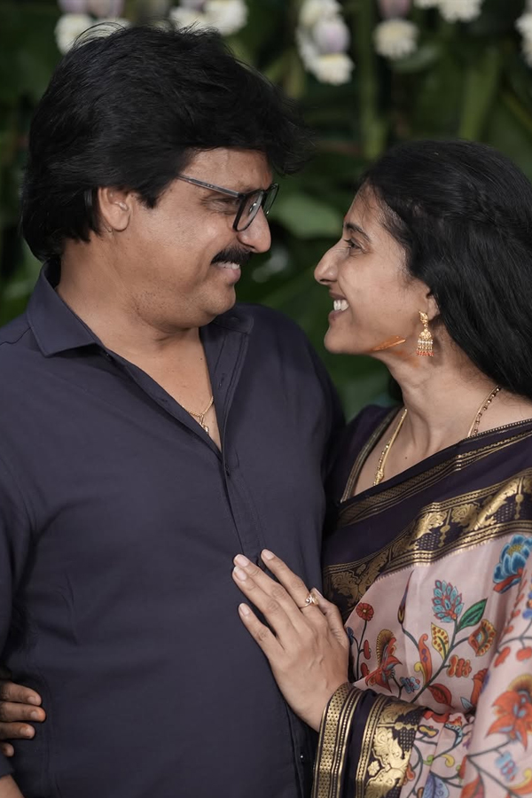 Actress Meenavasu Wedding Anniversary.. Special Wishes for Her Husband: Photos8