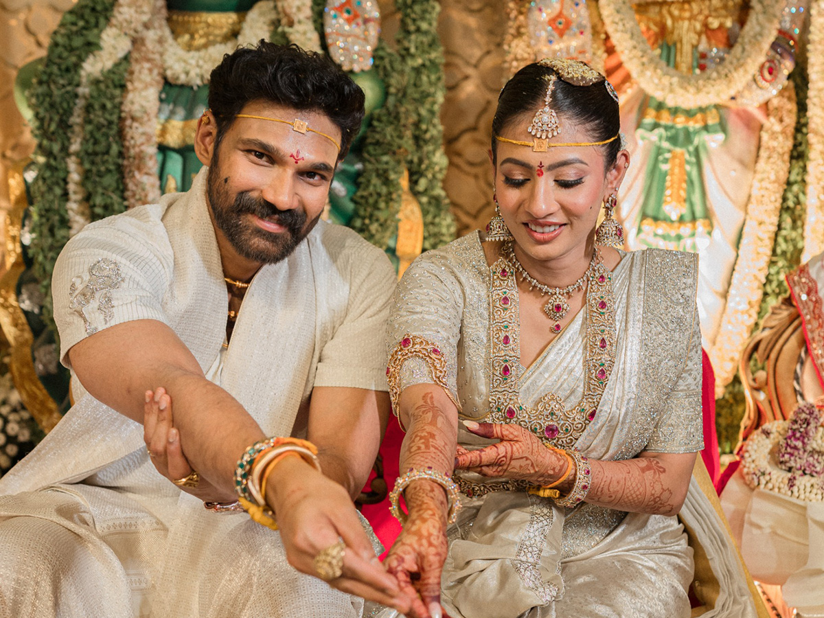Bellamkonda Sai Sreenivas Marriage Kavya Reddy Wedding in Tirumala11