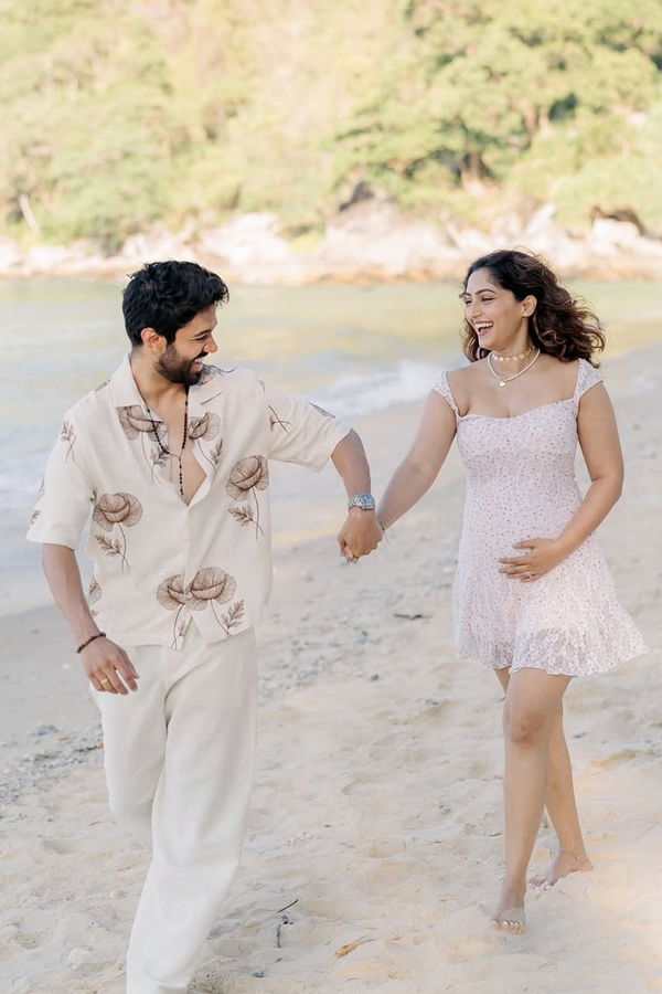 Reba John And Joemon Joseph look Adorable In pregnancy photoshoot Photos2