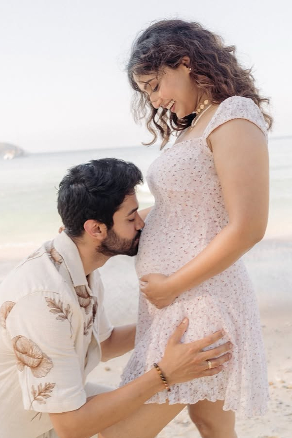 Reba John And Joemon Joseph look Adorable In pregnancy photoshoot Photos6