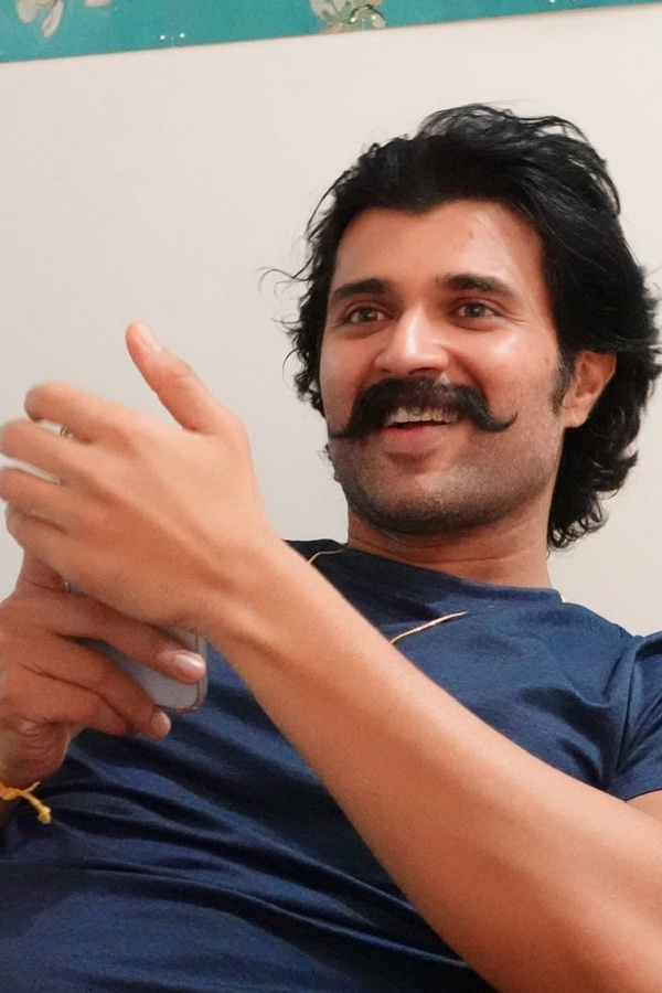 Rashmika Mandanna shared glimpses of Her husband Vijay Deverakonda birthday Photos3