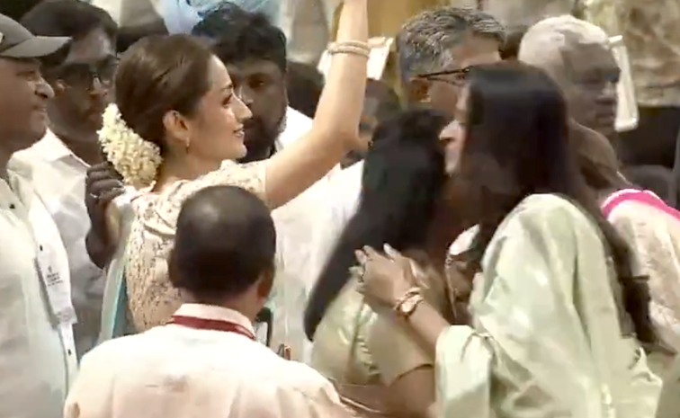 Trisha Attends TVK Vijay swearing In ceremony Photos2