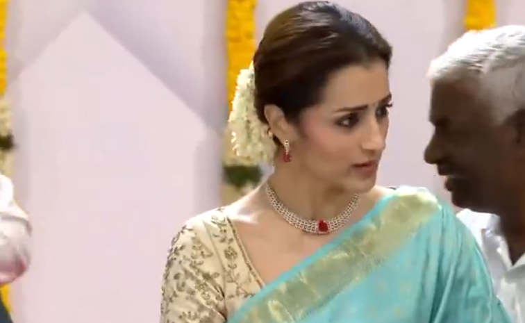 Trisha Attends TVK Vijay swearing In ceremony Photos4