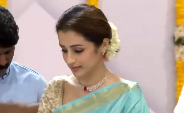 Trisha Attends TVK Vijay swearing In ceremony Photos5