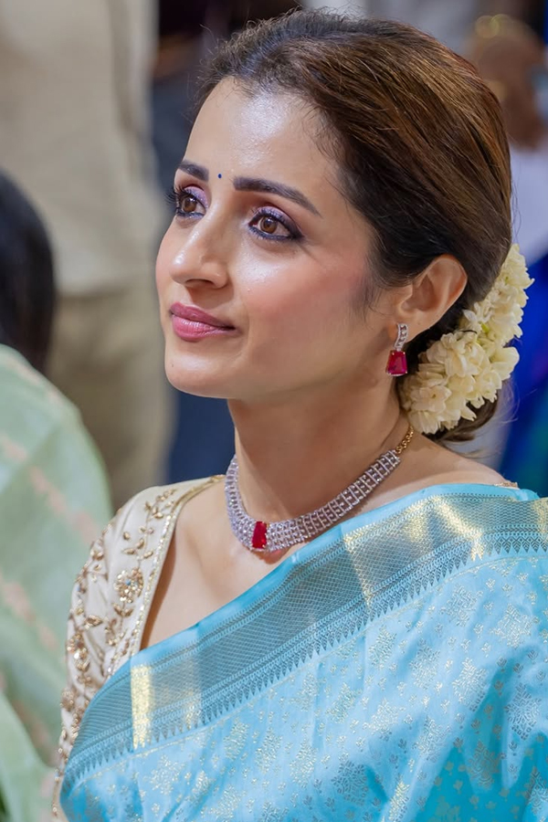 Actress Trisha Krishnan Attend TVK VIjay Oath Ceremony Photos13