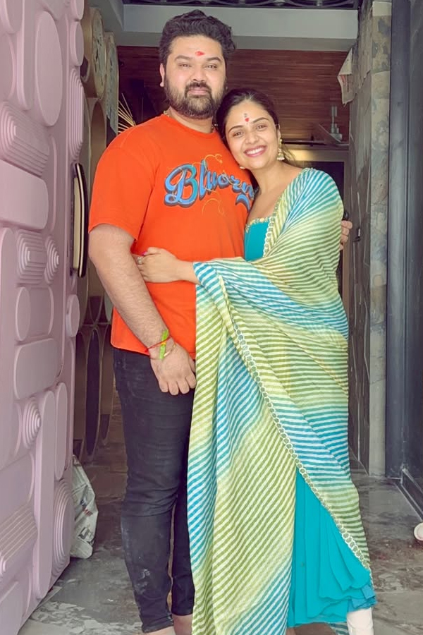 Anchor Sreemukhi New House Warming ceremony Photos11
