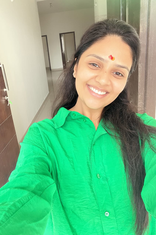 Anchor Sreemukhi New House Warming ceremony Photos19