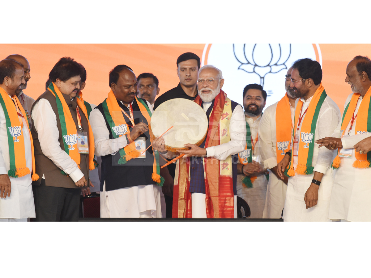 PM Modi Addresses Public Meeting In Hyderabad Photos2