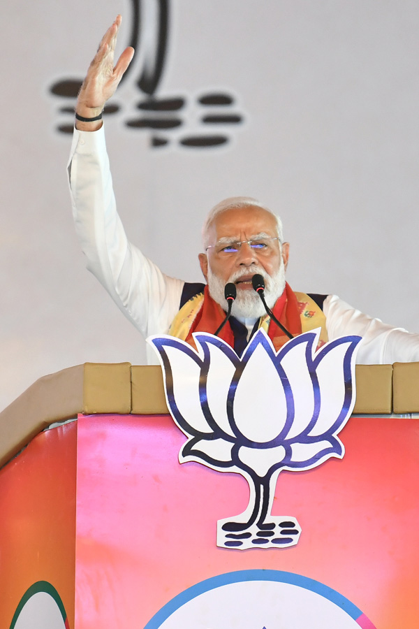 PM Modi Addresses Public Meeting In Hyderabad Photos15