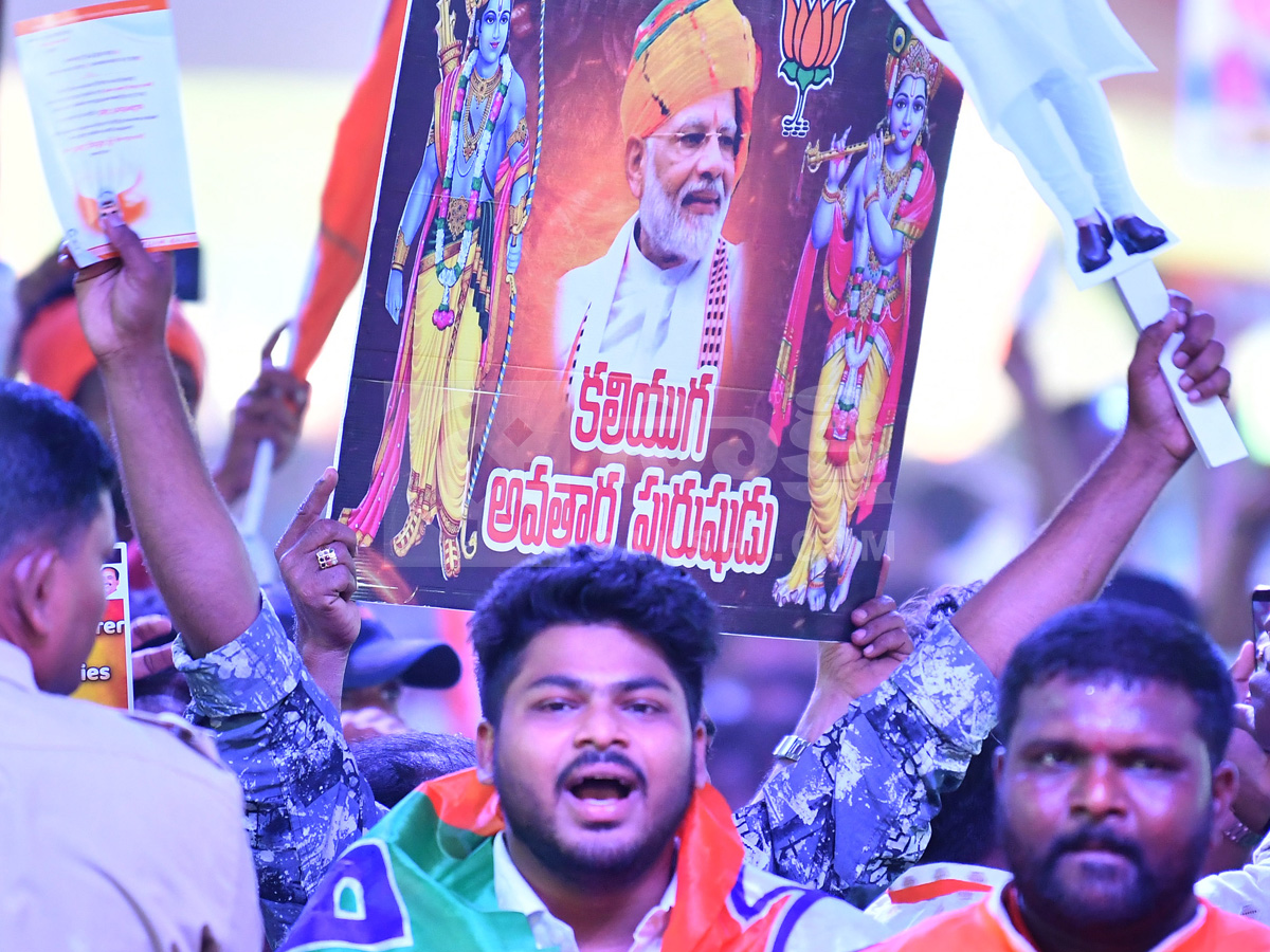 PM Modi Addresses Public Meeting In Hyderabad Photos5