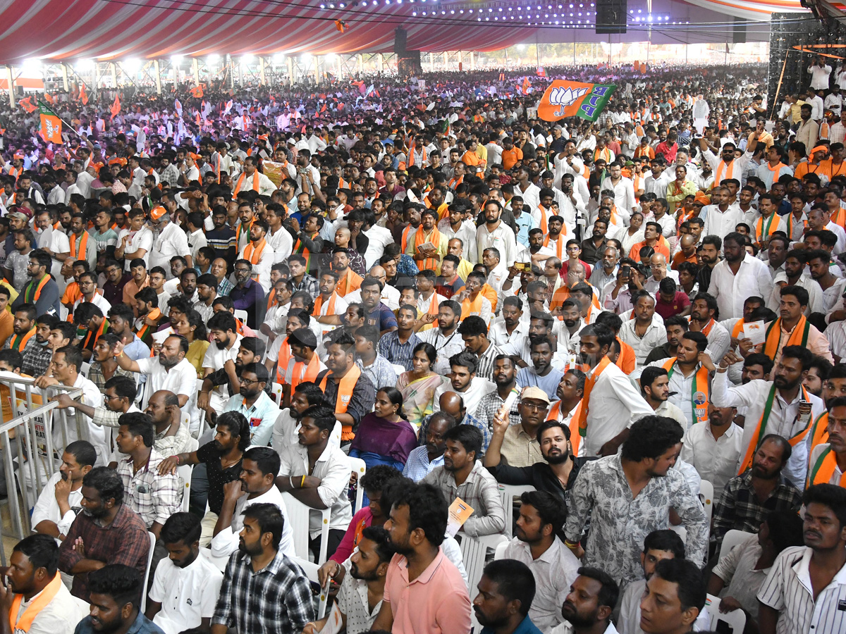 PM Modi Addresses Public Meeting In Hyderabad Photos8