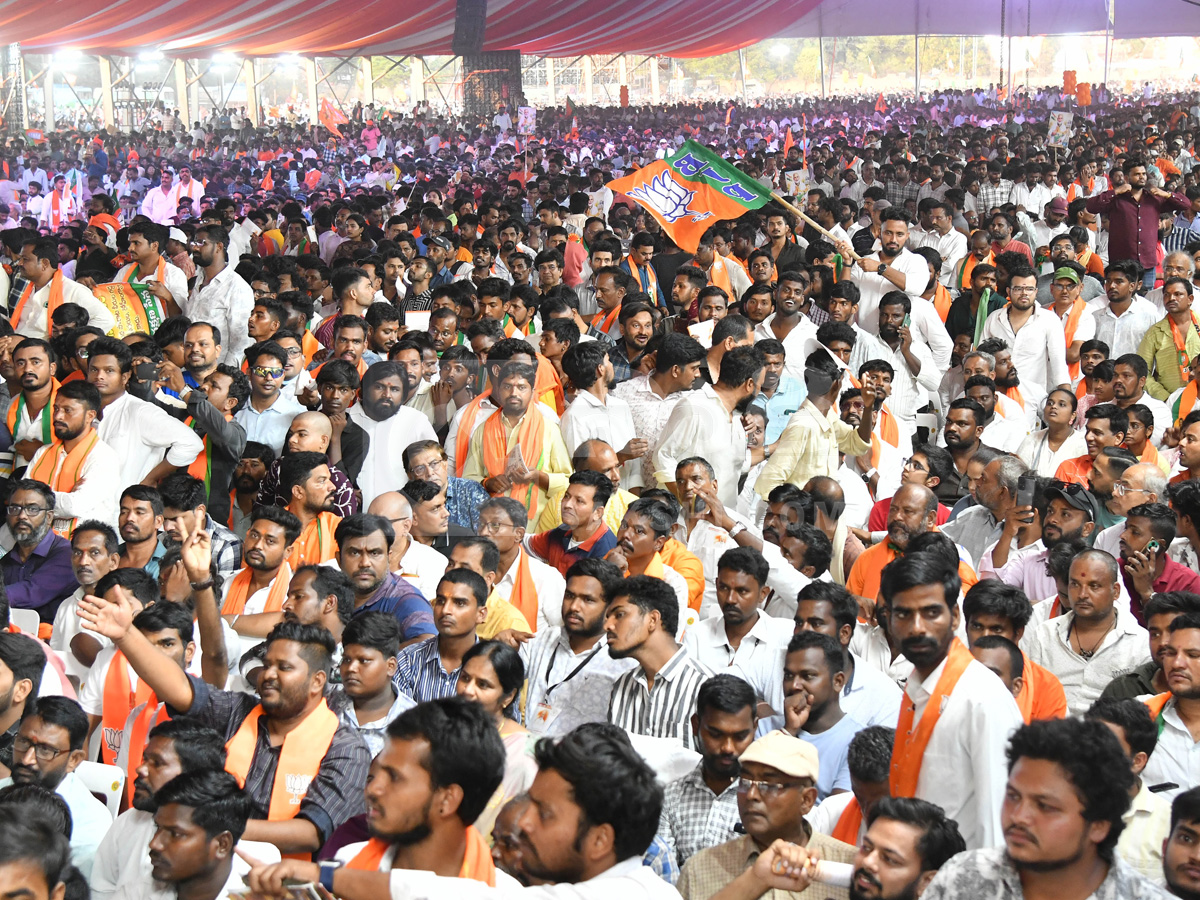 PM Modi Addresses Public Meeting In Hyderabad Photos9