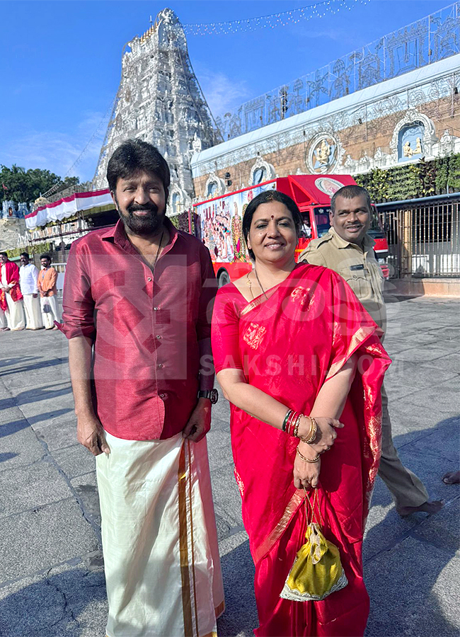 Actor Rajashekhar Family Visit in Tirumala HD Photos2