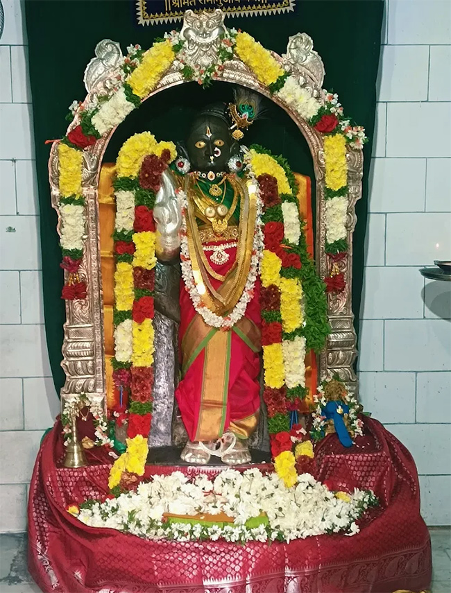Sri Adivaraha Lakshmi Narasimha VenuGopala Swamy Temple HD Photos16