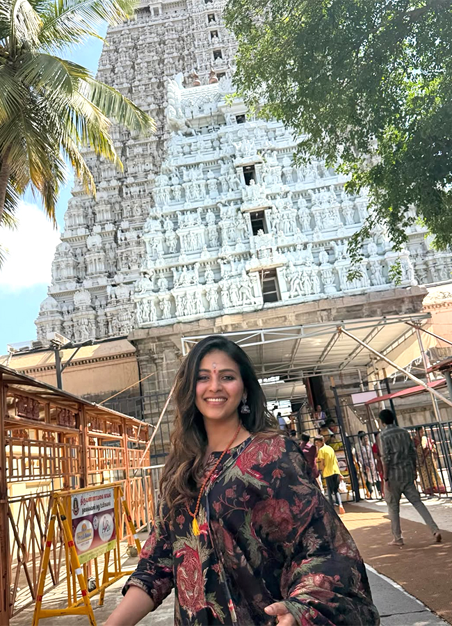 Tollywood Actress Anjali Arunachalam Tour Viral Photos5