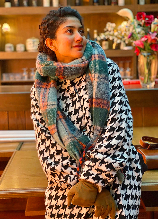 Indian Actress Sai Pallavi Japan Trip Viral Photos2