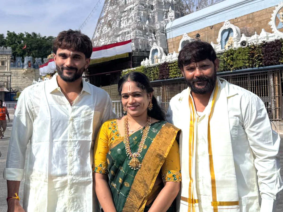 Indian Cricketer Nitish Kumar Reddy Visited Tirumala2
