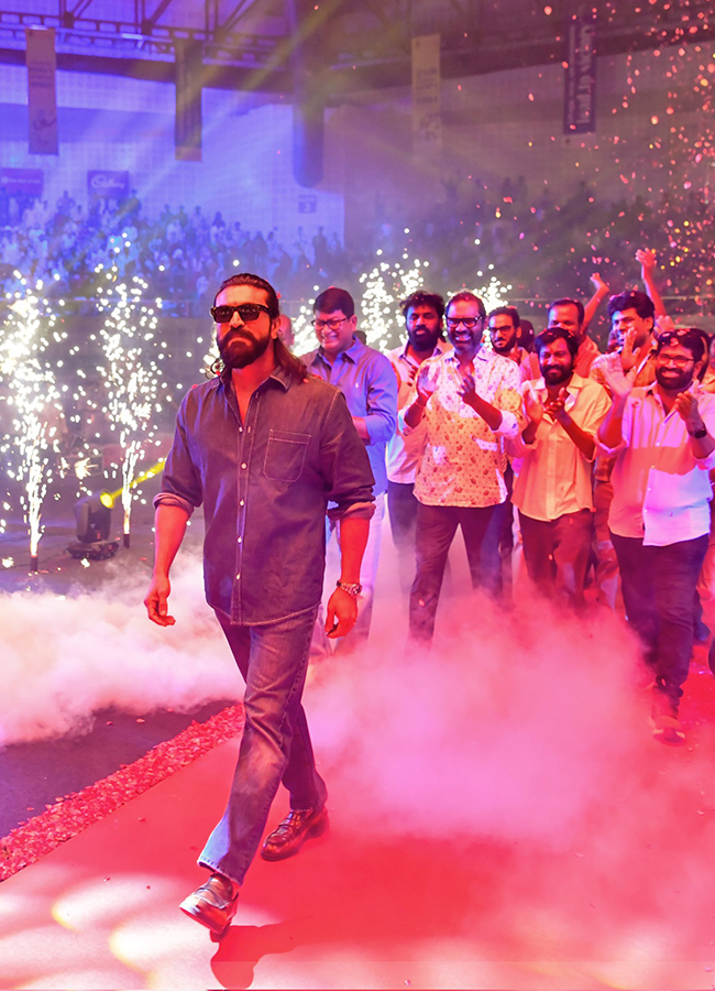 Tollywood : Ram Charan Peddi Movie HD Wallpaper6